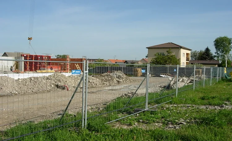 Oplotenie stavieb a rekonštrukcií — JF FENCE mobilné oplotenie
