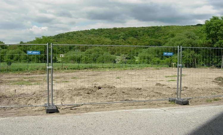 Oplotenie stavieb a rekonštrukcií — JF FENCE mobilné oplotenie
