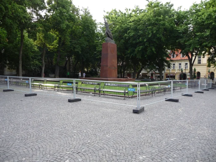 Regulácia dopravy a chodcov — JF FENCE mobilné oplotenie