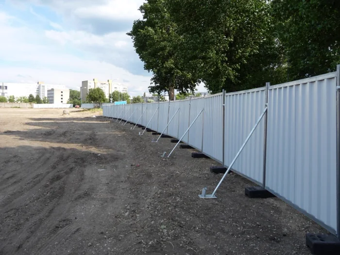 Plné oplotenie v mestách — JF FENCE mobilné oplotenie
