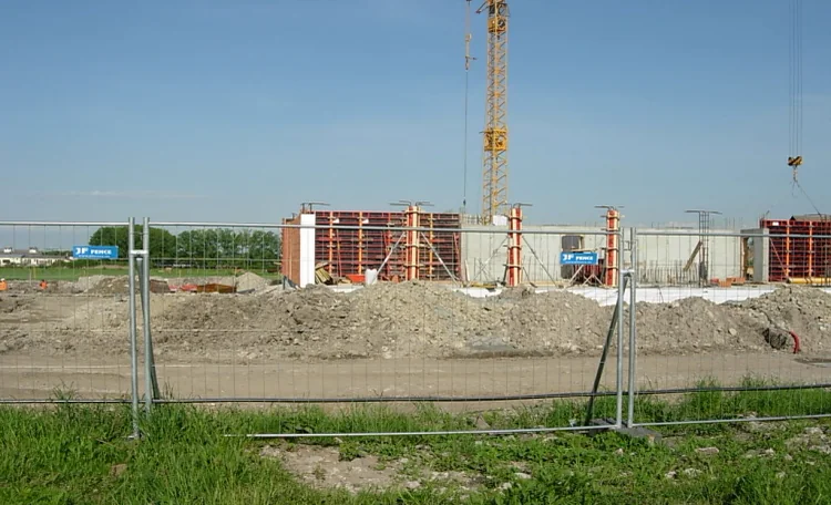 Oplotenie stavieb a rekonštrukcií — JF FENCE mobilné oplotenie