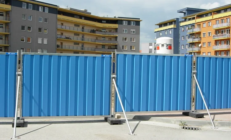 Plné oplotenie v mestách — JF FENCE mobilné oplotenie