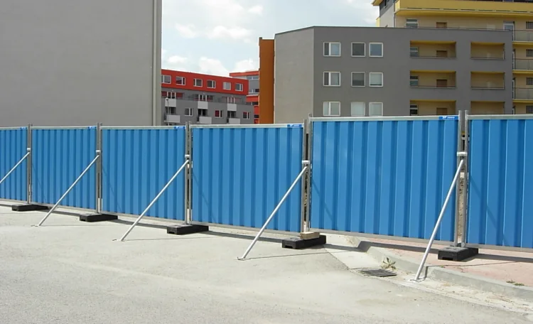 Plné oplotenie v mestách — JF FENCE mobilné oplotenie